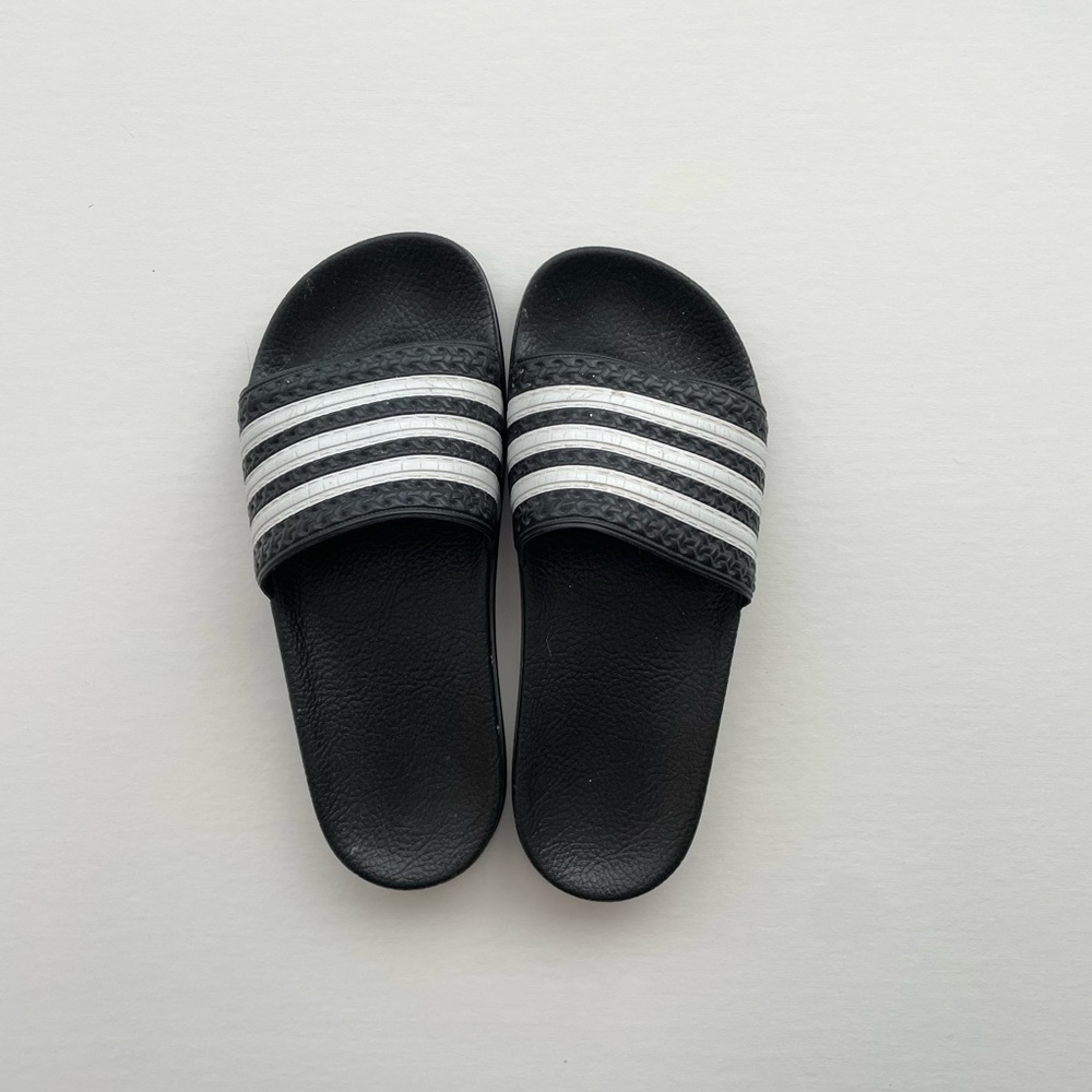 Kids adidas slides